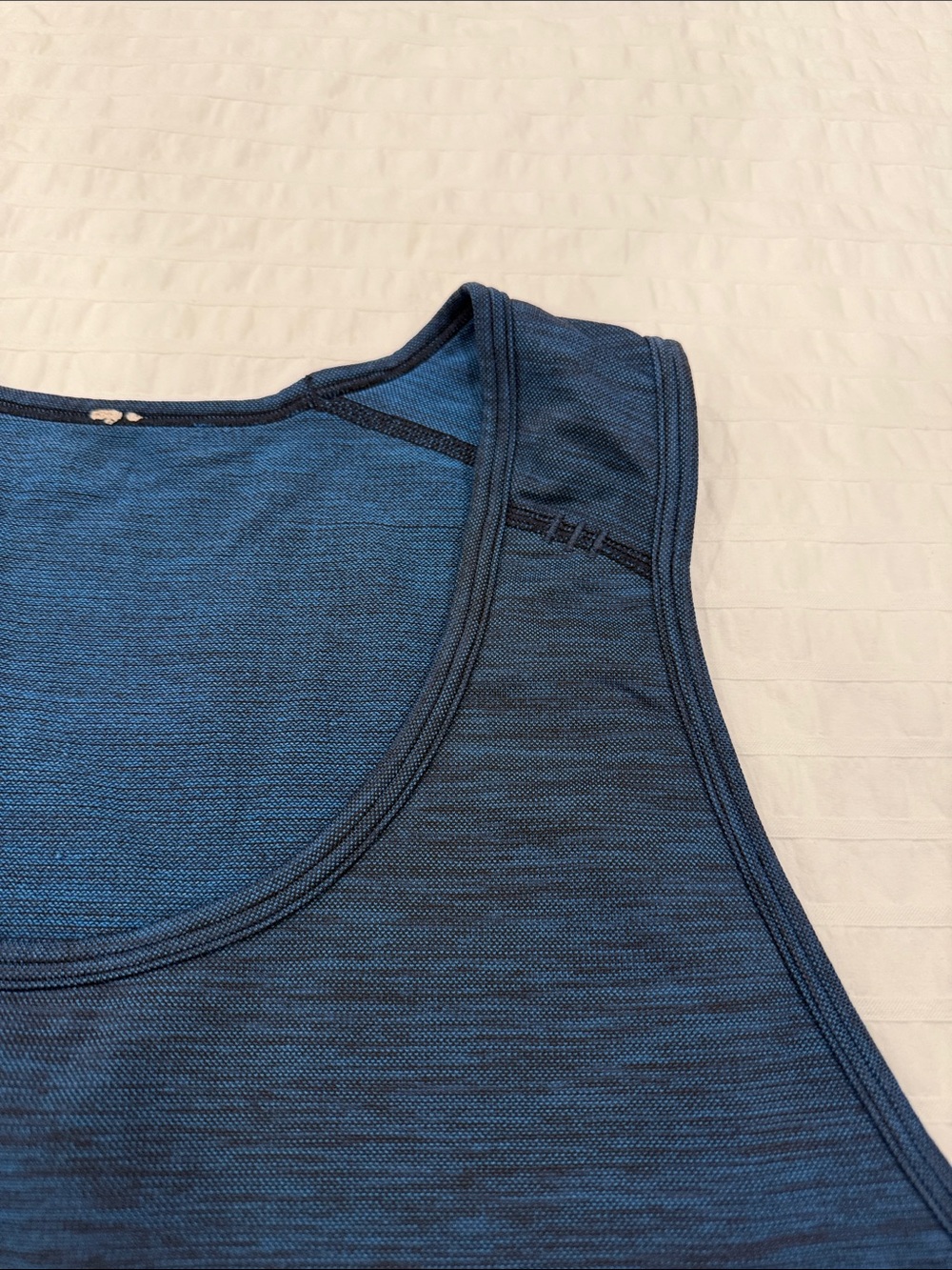 lululemon athletica Men’s Gradient Tank - Black, Blue, Red - Picture 6 of 7